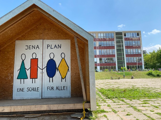 Staatliche Gemeinschaftsschule Jenaplanschule in Weimar an der Hart wird renoviert und zieht ins Ausweichquartier